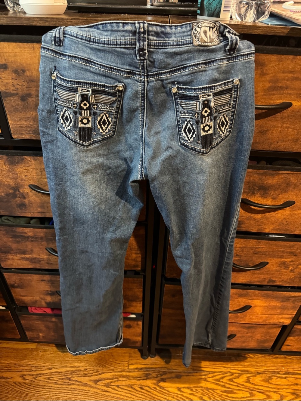 Embroidered Pocket Cropped Women’s Jeans - Blue